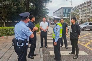 今日趣图：利物浦输球？没关系，下场奖励你个曼联